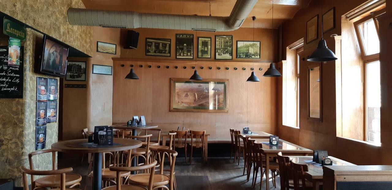 兹沃伦 维多利亚餐厅旅馆酒店 外观 照片